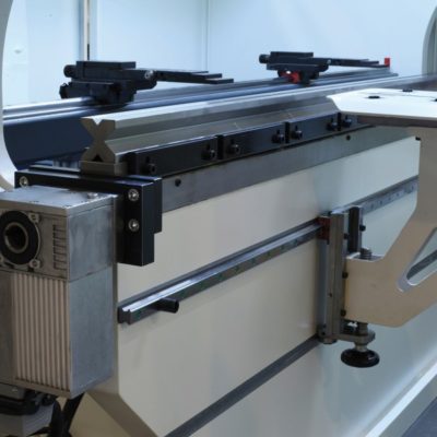 Wyposażenie pras krawędziowych CNC